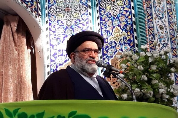 امام جمعه موقت ورامین: رسانه های معاند از حضور مردم در صحنه های انقلابی خشمگین هستند